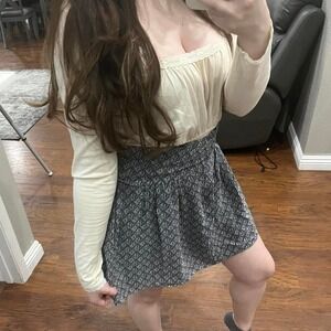 Madewell 100% Silk pleated skirt size 6 in perfect condition!